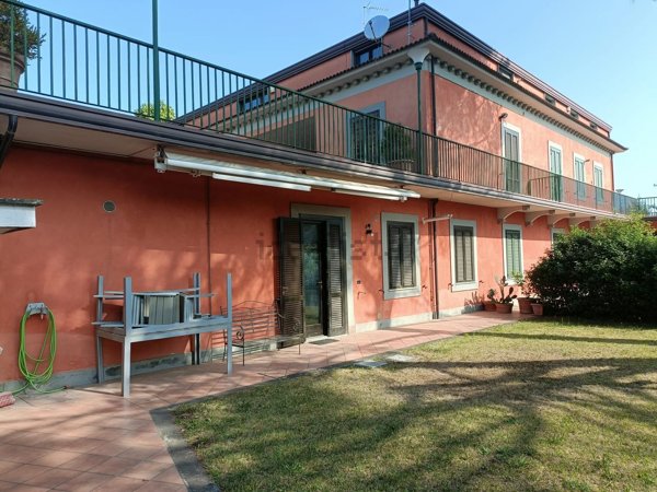 casa indipendente in vendita a Ceppaloni