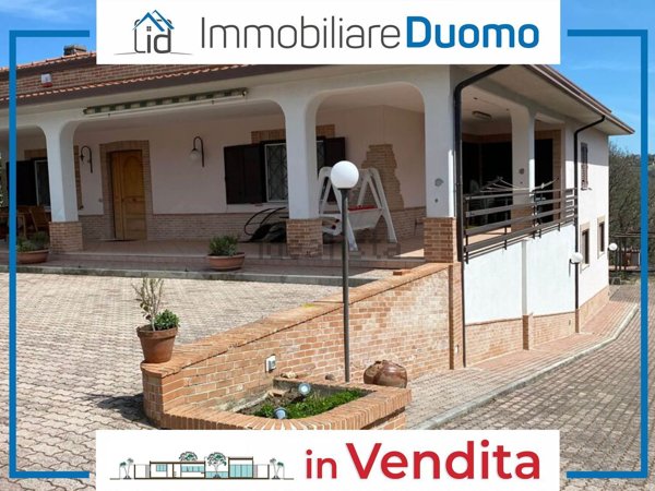 casa indipendente in vendita a Ceppaloni in zona Beltiglio