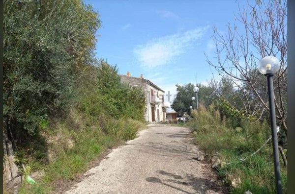 quadrivano in vendita a Ceppaloni in zona Beltiglio