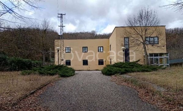 locale commerciale in vendita a Ceppaloni