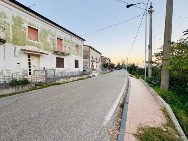 casa indipendente in vendita a Ceppaloni