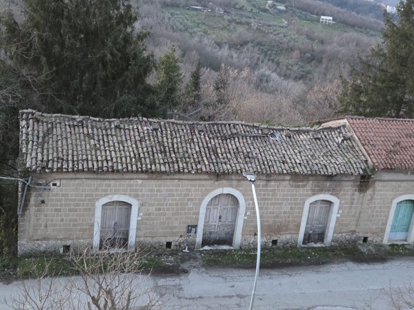 casa indipendente in vendita a Ceppaloni in zona Barba