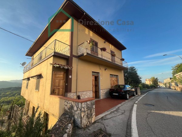 casa indipendente in vendita a Ceppaloni