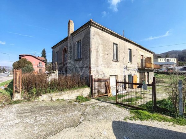 casa indipendente in vendita a Ceppaloni in zona Tufara
