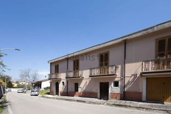 casa indipendente in vendita a Ceppaloni in zona Beltiglio