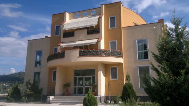 negozio in vendita a Ceppaloni