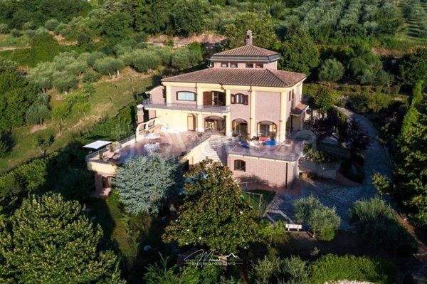 casa indipendente in vendita a Ceppaloni in zona Beltiglio