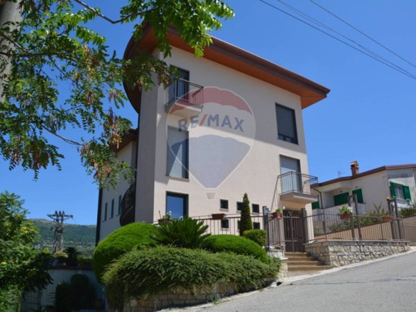 casa indipendente in vendita a Cerreto Sannita