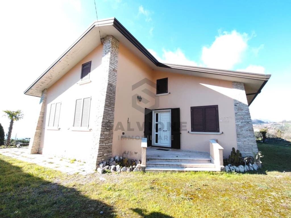 casa indipendente in vendita a Cerreto Sannita in zona Sant'Anna.