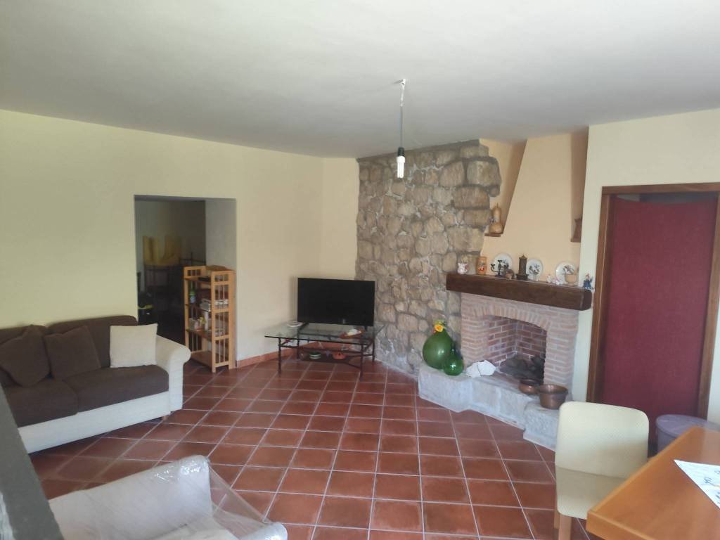 casa indipendente in vendita a Cusano Mutri