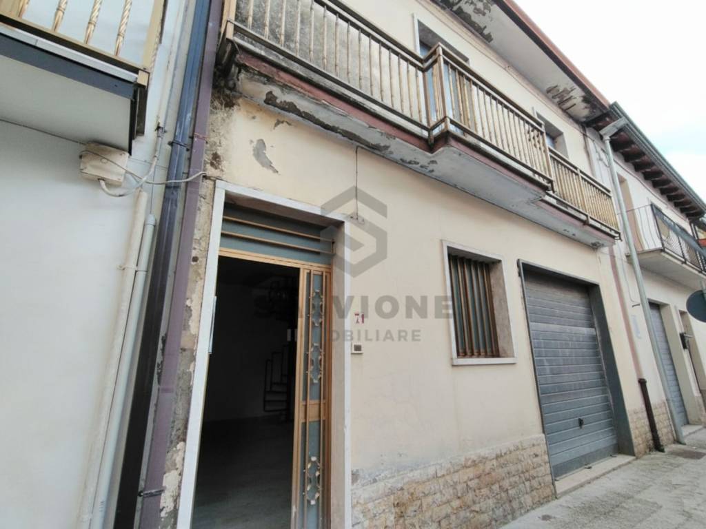 casa indipendente in vendita a Cusano Mutri in zona Civitella Licinio