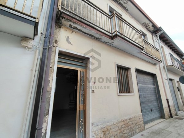 casa indipendente in vendita a Cusano Mutri in zona Civitella Licinio