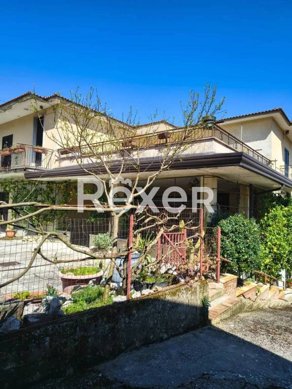 casa indipendente in vendita a Cusano Mutri