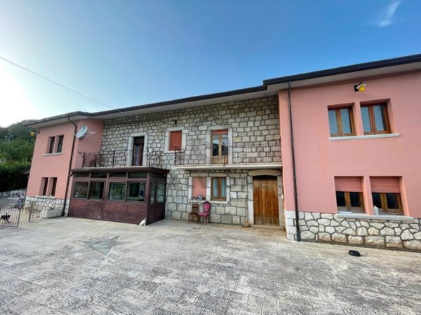 casa indipendente in vendita a Cusano Mutri in zona Bocca della Selva