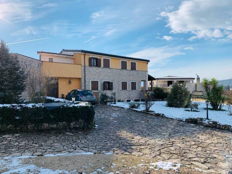 villa in vendita a Dugenta