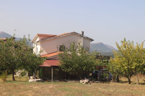 casale in vendita a Dugenta