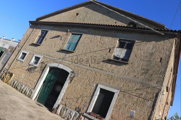 casale in vendita a Dugenta