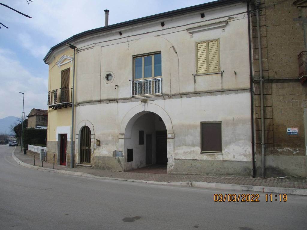 casa indipendente in vendita a Dugenta
