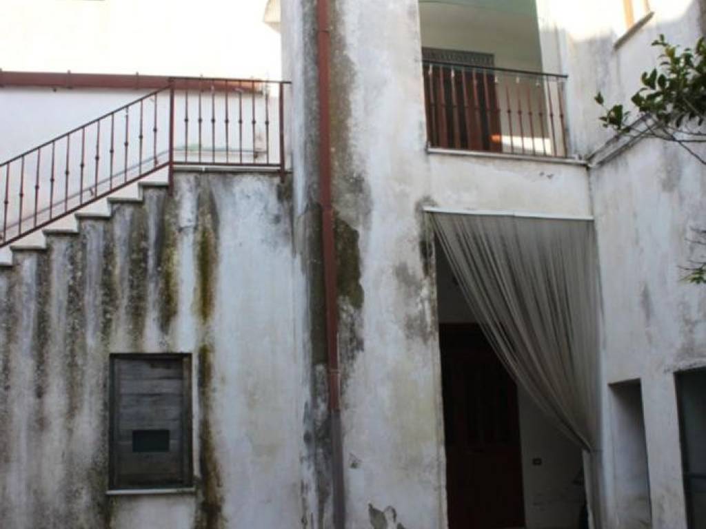 casa indipendente in vendita a Dugenta