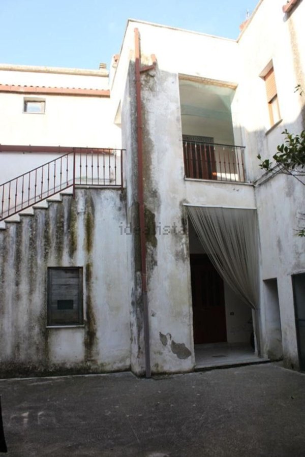 casa indipendente in vendita a Dugenta