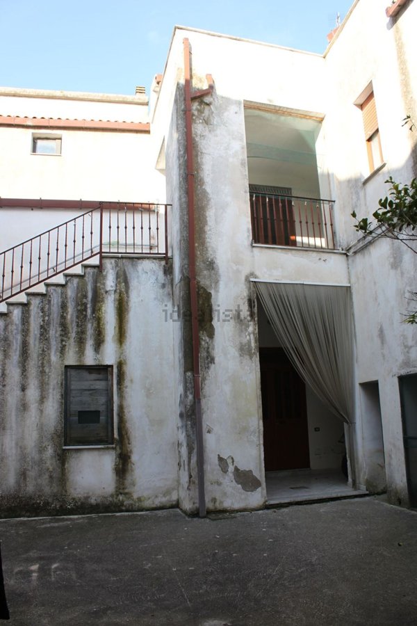 casa indipendente in vendita a Dugenta