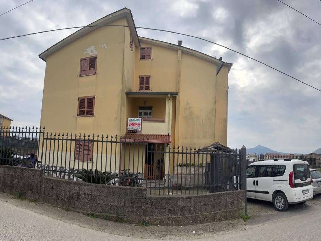 appartamento in vendita a Dugenta