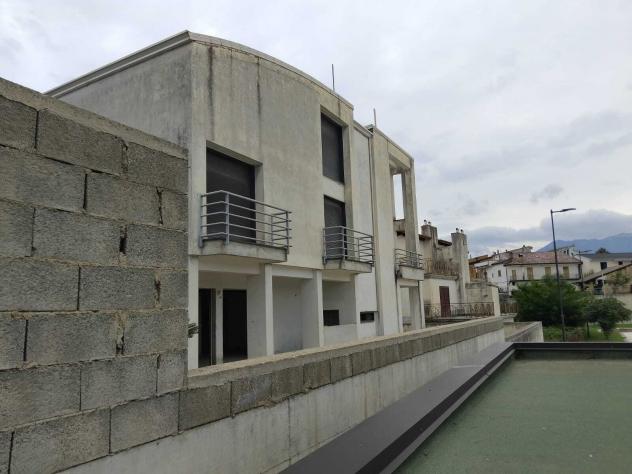 casa indipendente in vendita a Dugenta