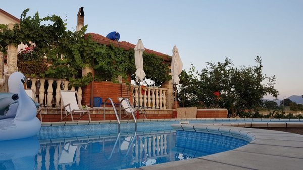 casa indipendente in vendita a Dugenta