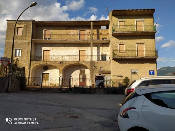 casa indipendente in vendita a Dugenta