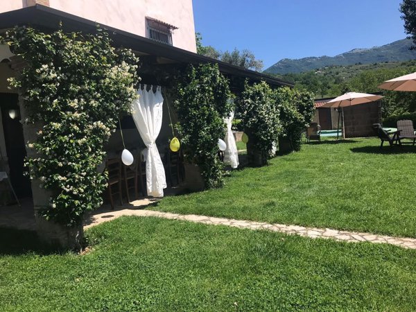 casa indipendente in vendita a Dugenta