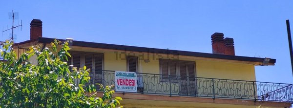 esavano in vendita a Dugenta