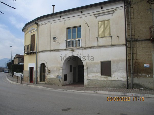 quadrivano in vendita a Dugenta