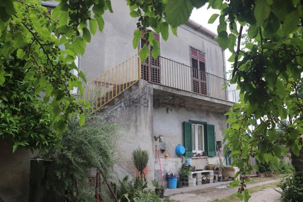 casa indipendente in vendita a Dugenta