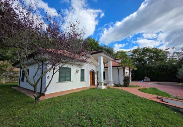 casa indipendente in vendita a Durazzano