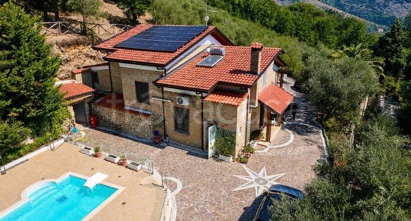 casa indipendente in vendita a Durazzano