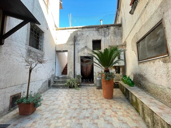 casa indipendente in vendita a Faicchio