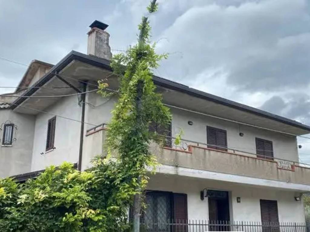 casa indipendente in vendita a Faicchio