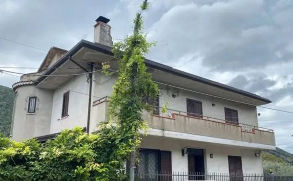 casa indipendente in vendita a Faicchio