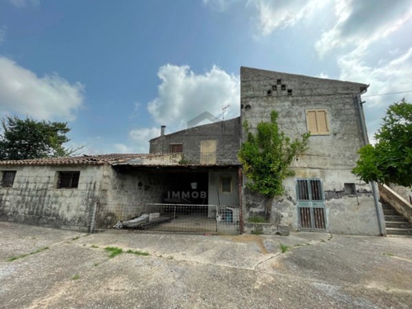 casa indipendente in vendita a Faicchio