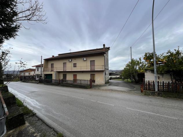 casa indipendente in vendita a Faicchio