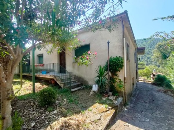 casa indipendente in vendita a Faicchio