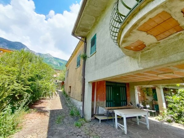 casa indipendente in vendita a Faicchio