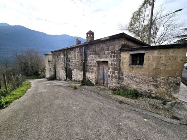 casa indipendente in vendita a Faicchio