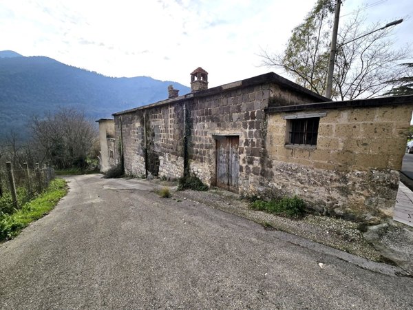 casa indipendente in vendita a Faicchio in zona Fontana Vecchia