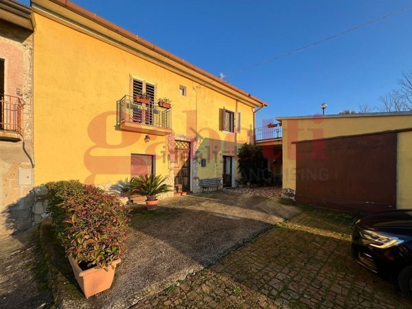 casa indipendente in vendita a Faicchio