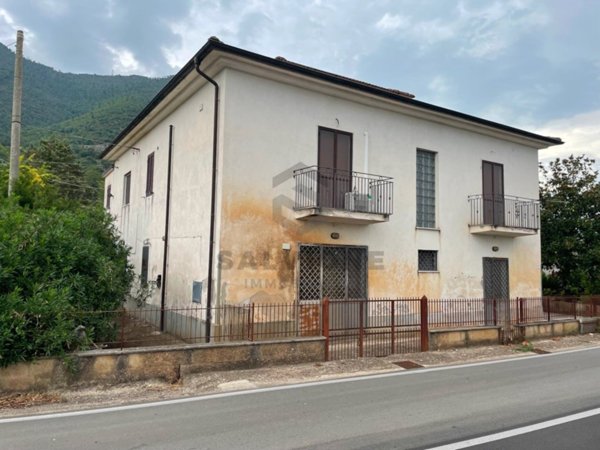 casa indipendente in vendita a Faicchio in zona Massa
