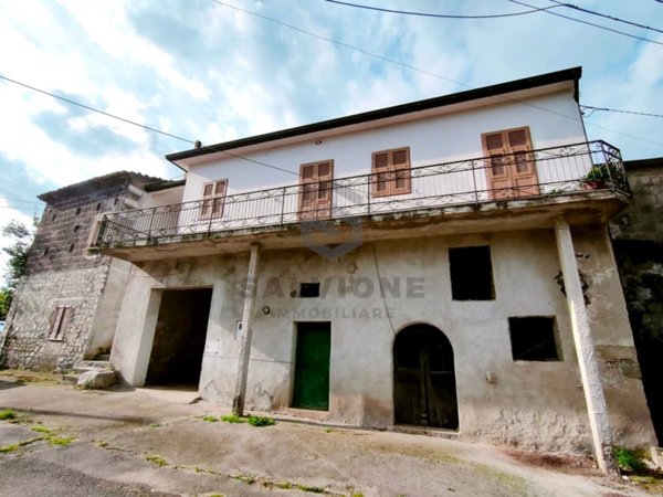 casa indipendente in vendita a Faicchio in zona Massa