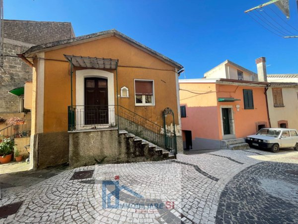 casa semindipendente in vendita a Foglianise in zona Palazzo