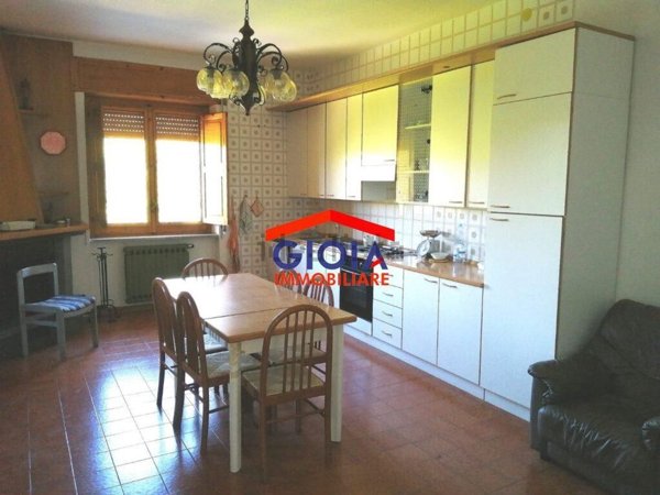 esavano in vendita a Foglianise