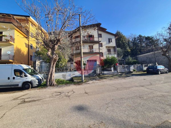 intera palazzina in vendita a Foglianise in zona Leschito